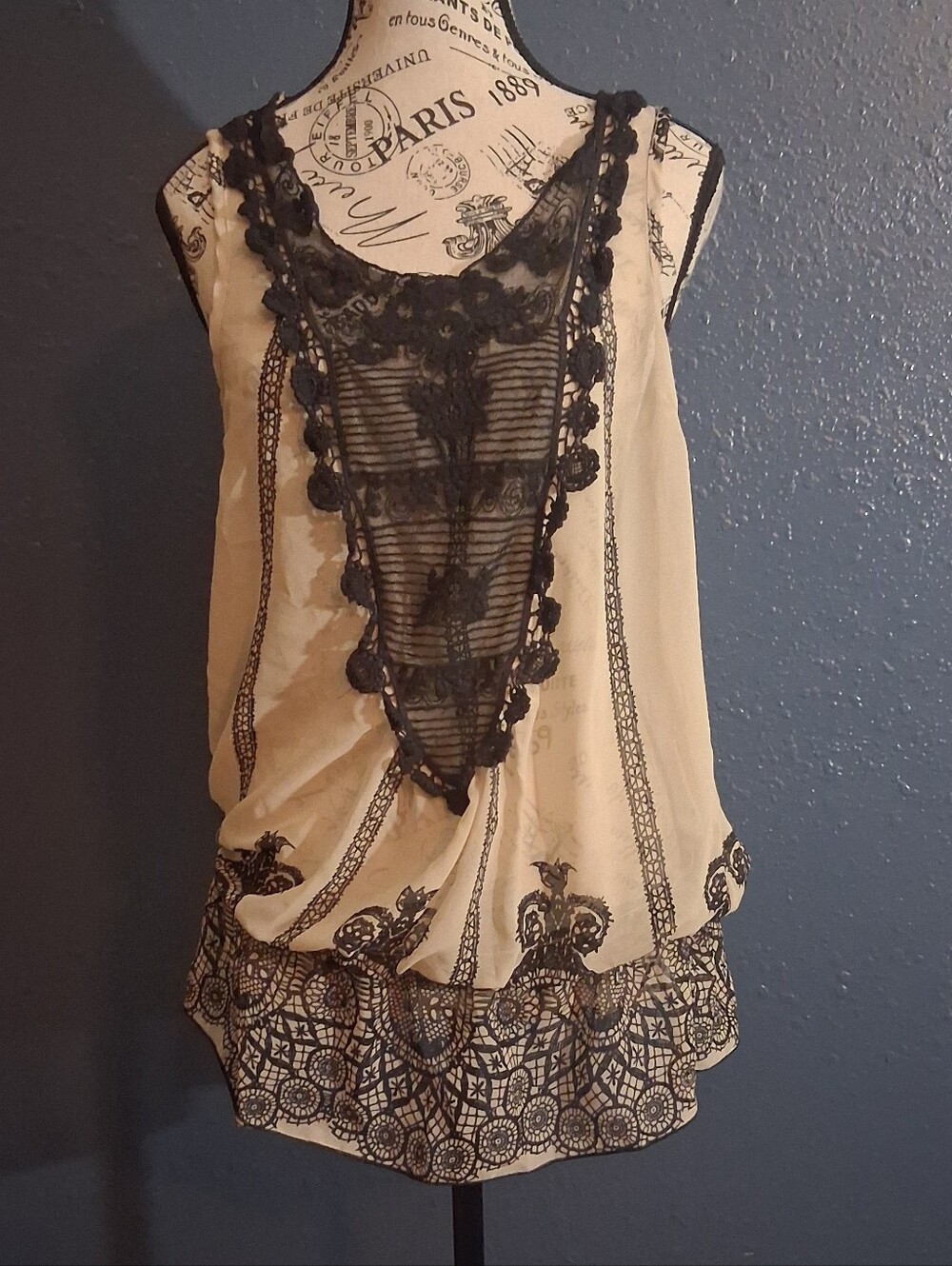 Charlotte Russe Womens Flowy Sheer Cream Lace-Trim Tank Large